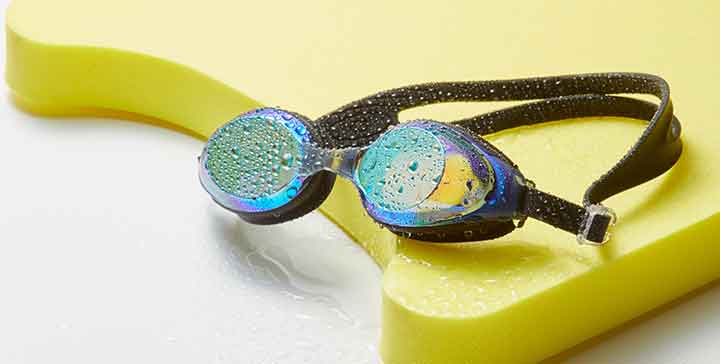 Are there any Australian stores that sell anti-fog swimming goggles?